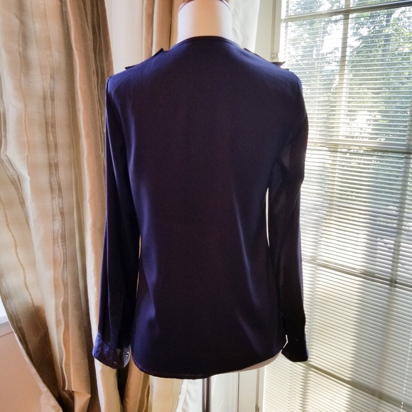 Gorgeous Ann Taylor Navy Blouse - Picture 4 of 5